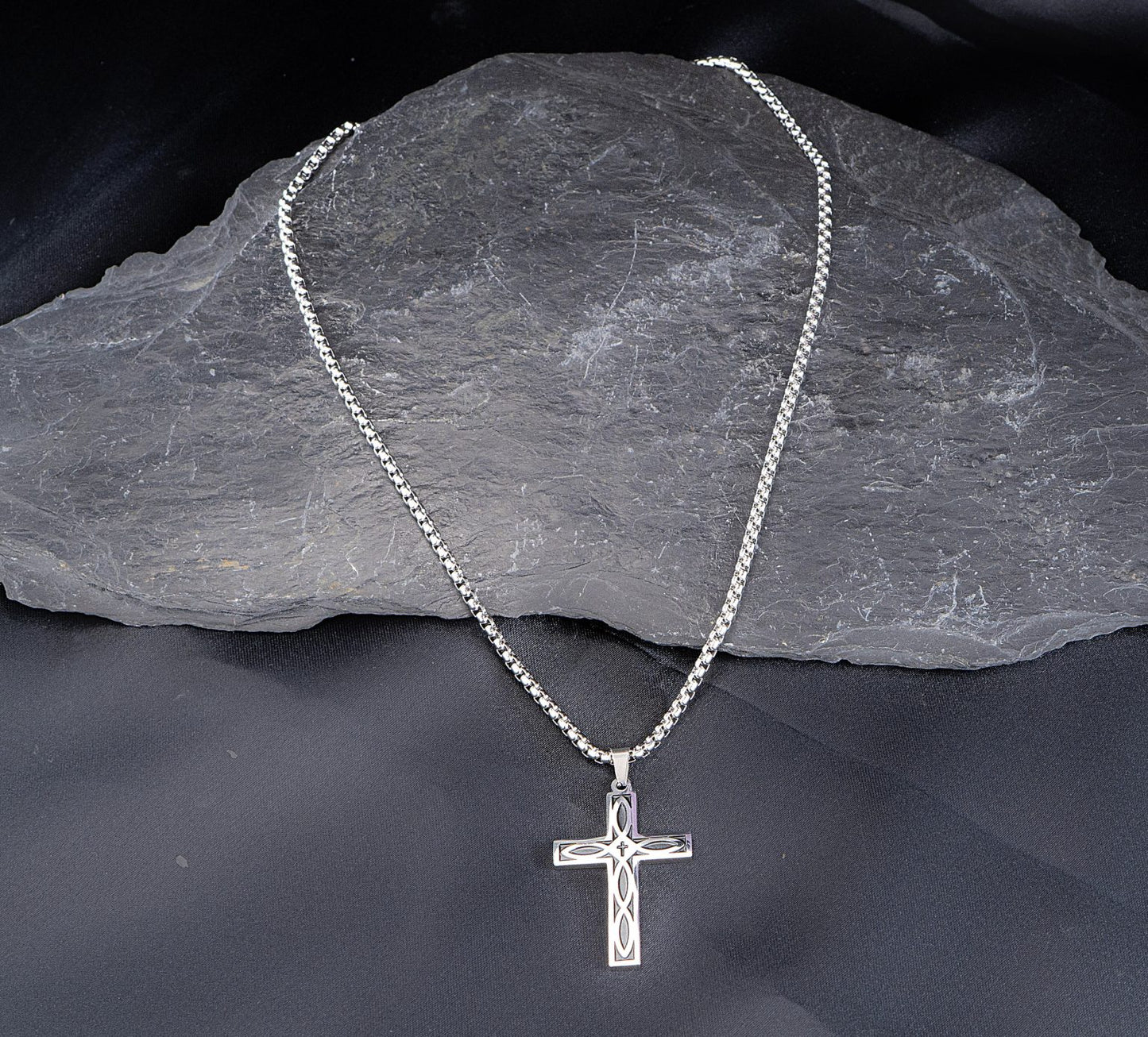 Cadena Cruz Hombre en Acero