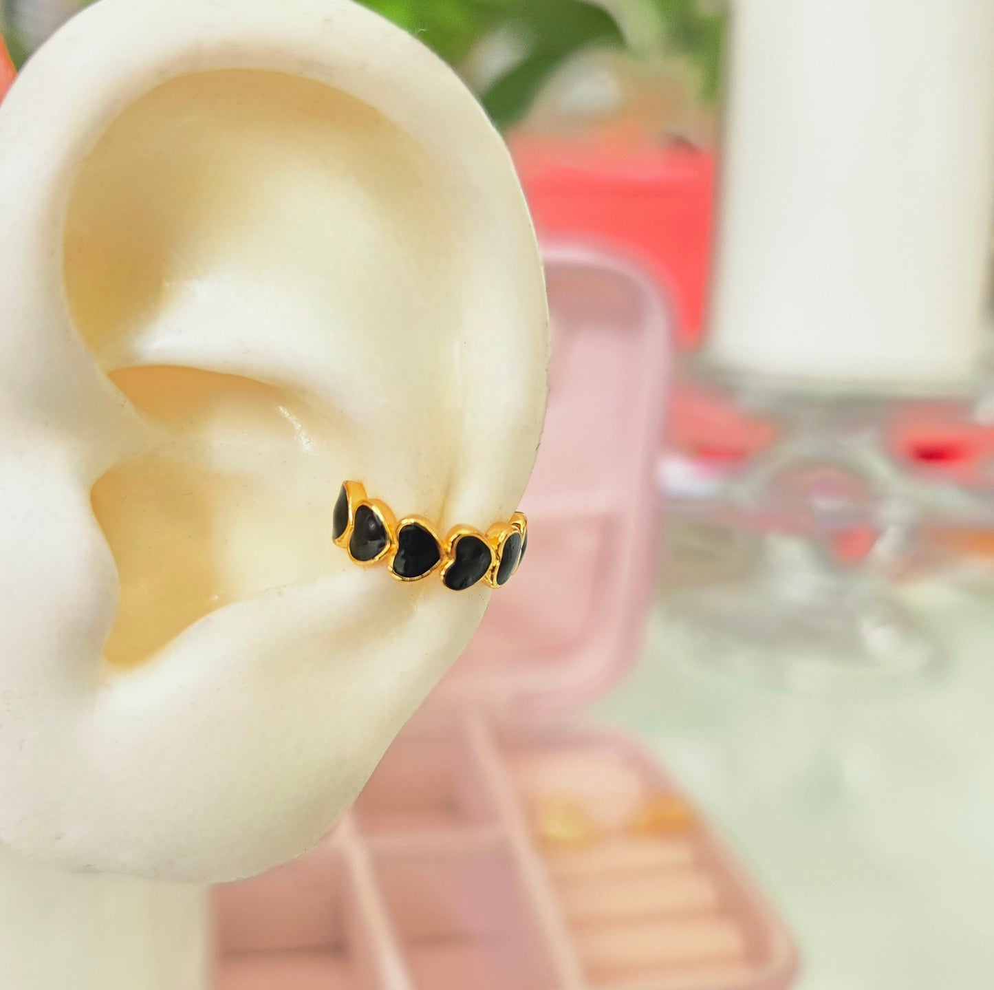 Ear cuff Corazones Negro
