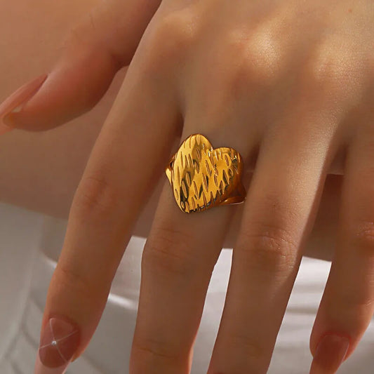 Anillo Corazón Martillado Cover