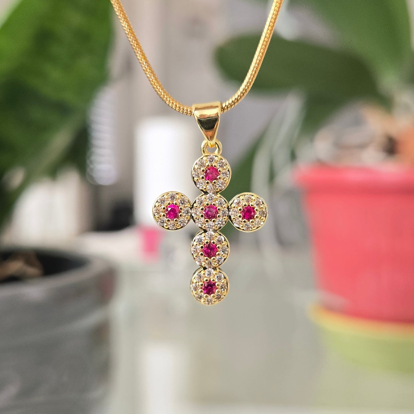 Cadena Cruz Acero Fucsia