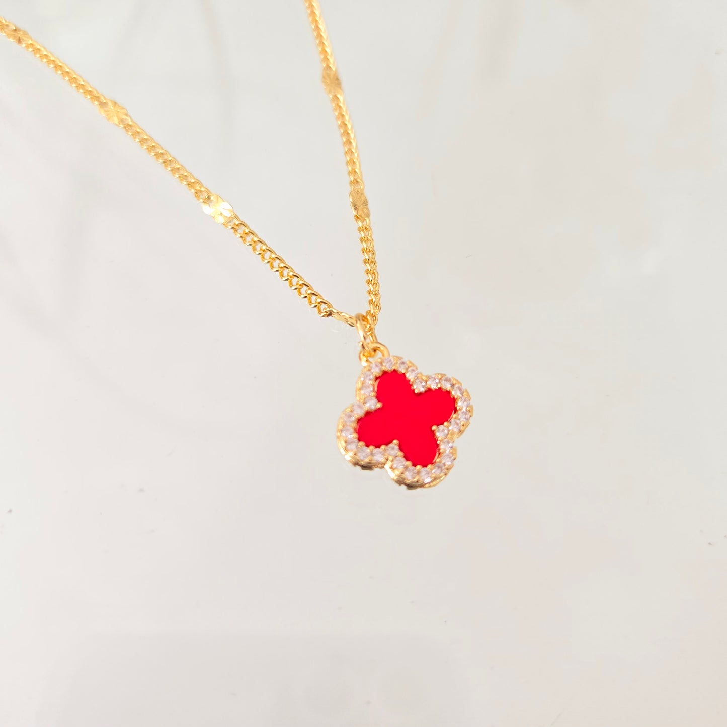 Cadena Van Cleef Roja