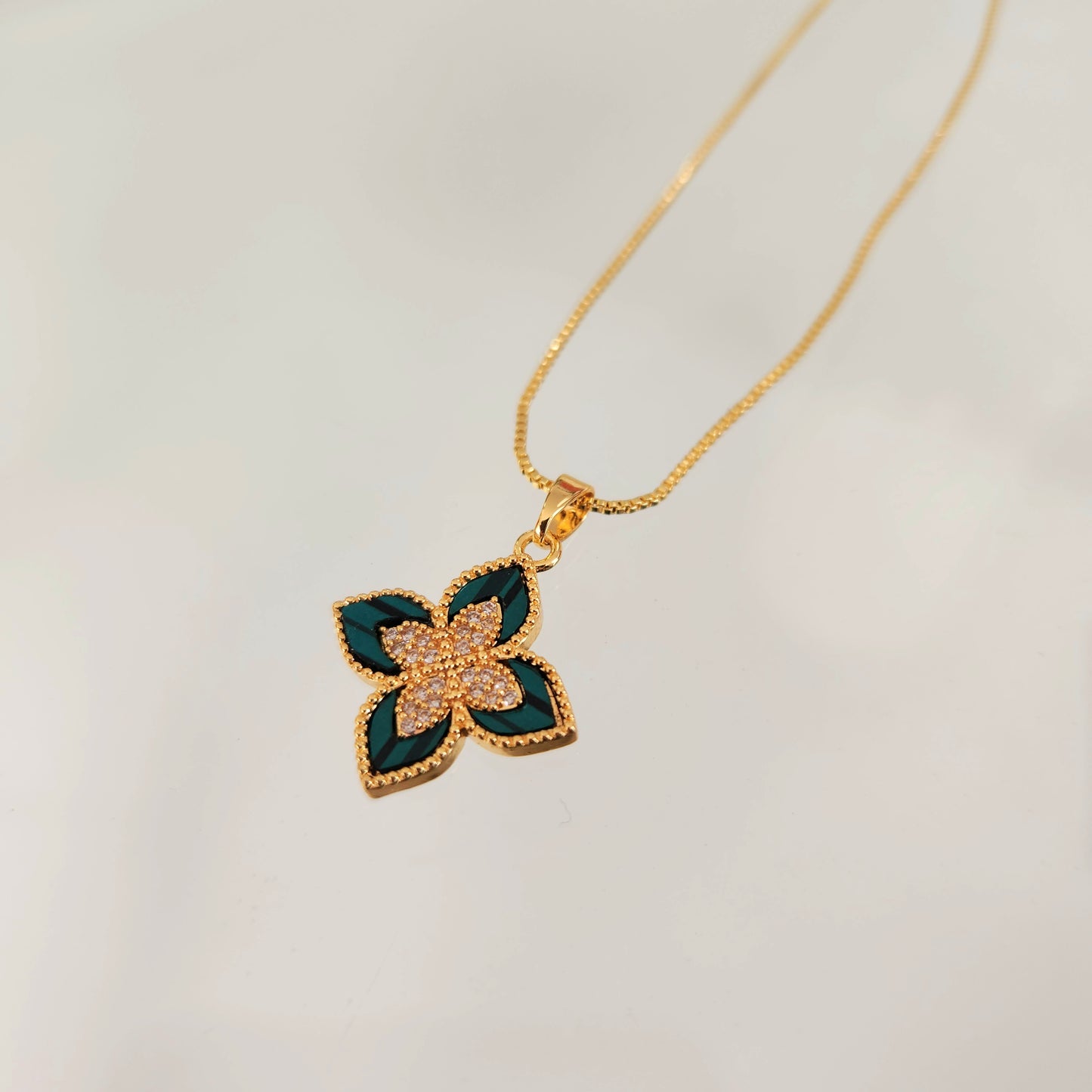 Cadena Clover Verde
