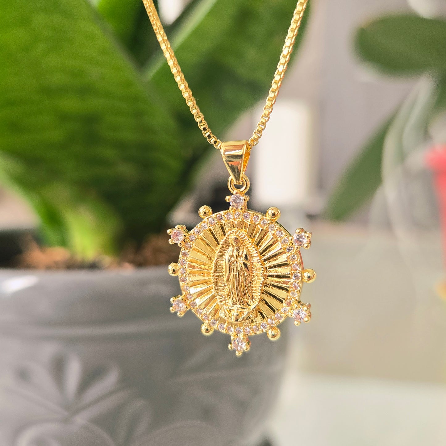 Cadena Virgen Guadalupe Cristal