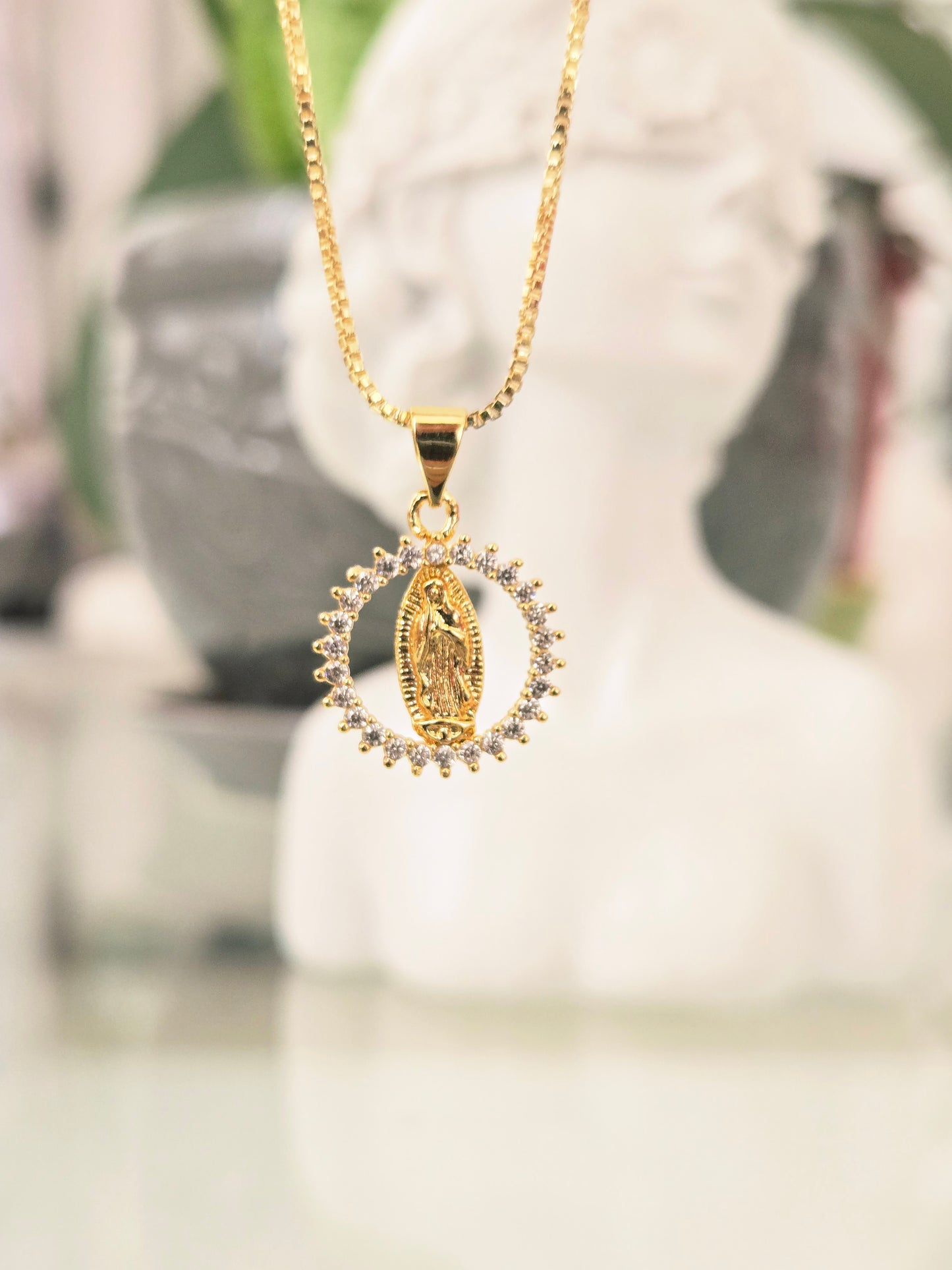 Cadena Virgen De Guadalupe circones