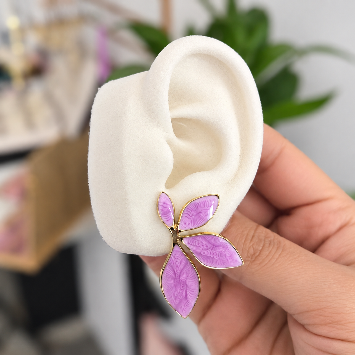 Aretes Media Flor Moradas Acero