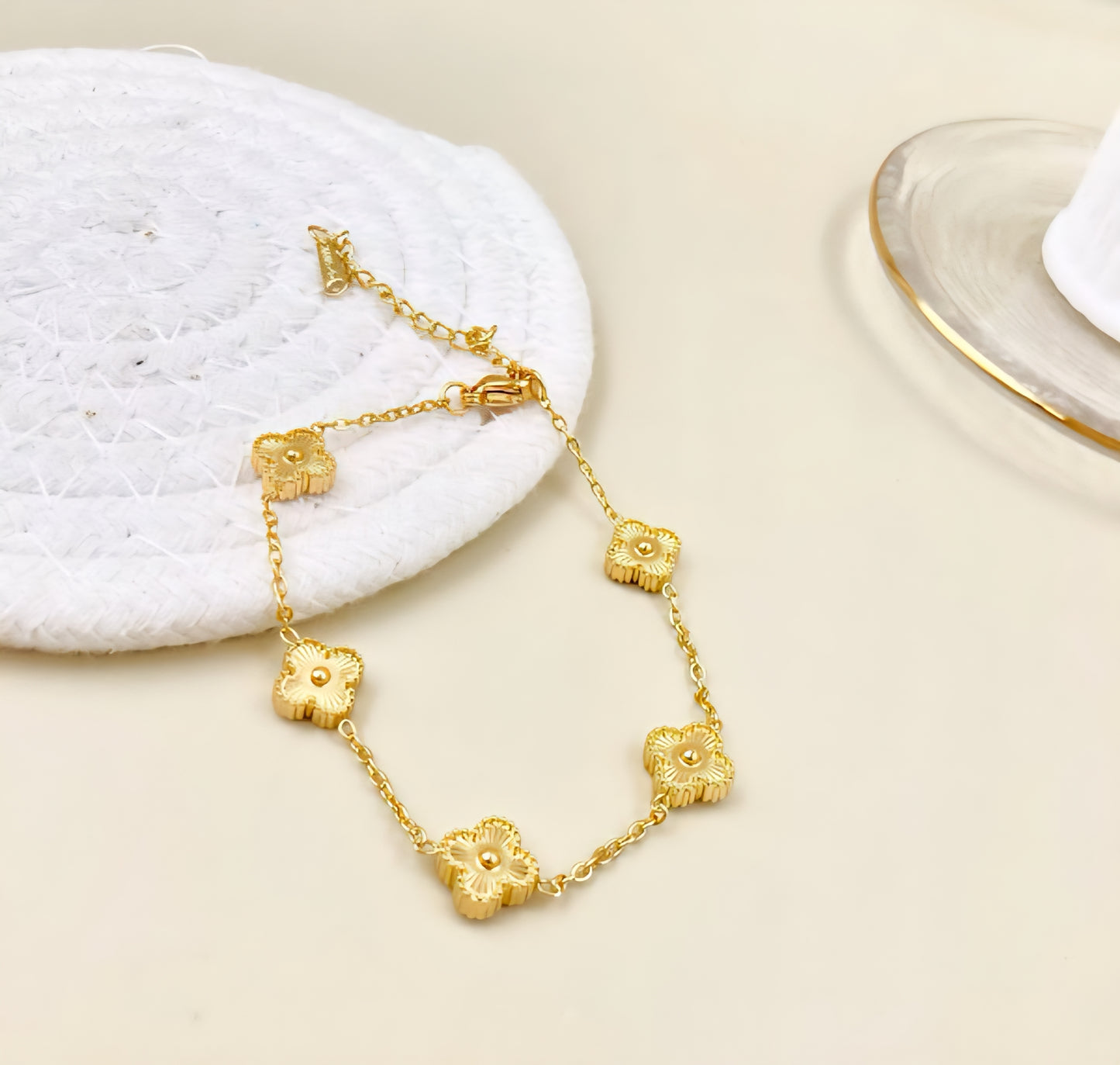 Pulsera Van Cleef Dorada